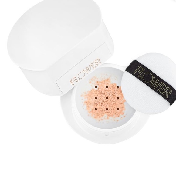 3 for $25 Flower Beauty Glow Translucent Powder - Picture 2 of 2